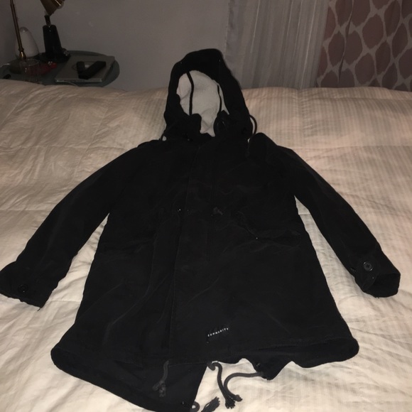 Women’s Aritzia Winter Parka - Picture 2 of 4